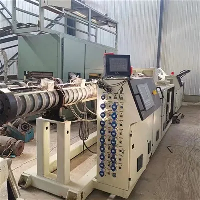 Polovna mašina za plastične cevi